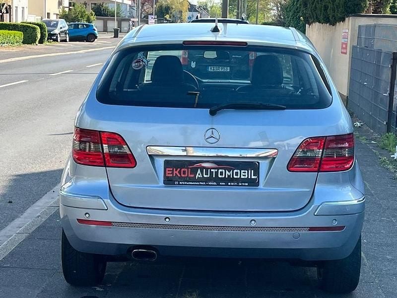 Gebraucht Mercedes B180 109 PS (80 kW) 2006 Silber Van / Kleinbus