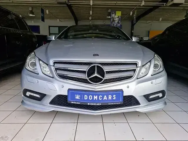 Gebraucht Mercedes E250 204 PS (150 kW) 2010 Silber Coupé