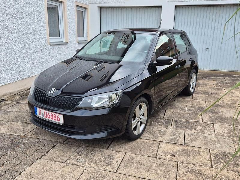 Schwarz Gebraucht 2016 Skoda Fabia Cool Edition Limousine | 5.999 € (Guter Preis) - Bild 1/4