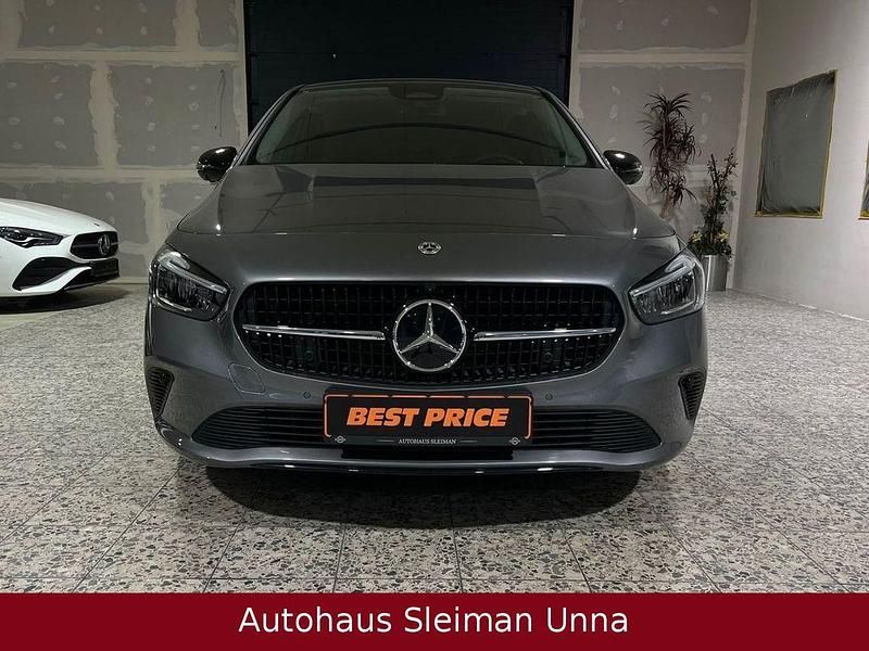 Gebraucht Mercedes B250 Progressive 224 PS (164 kW) 2023 Grau Van / Kleinbus
