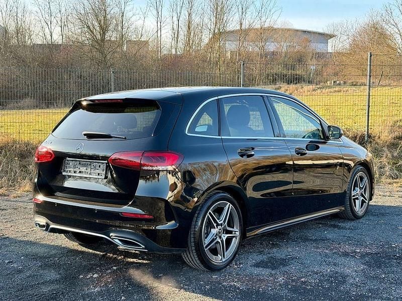 Gebraucht Mercedes B200 AMG line 163 PS (119 kW) 2019 Schwarz Van / Kleinbus