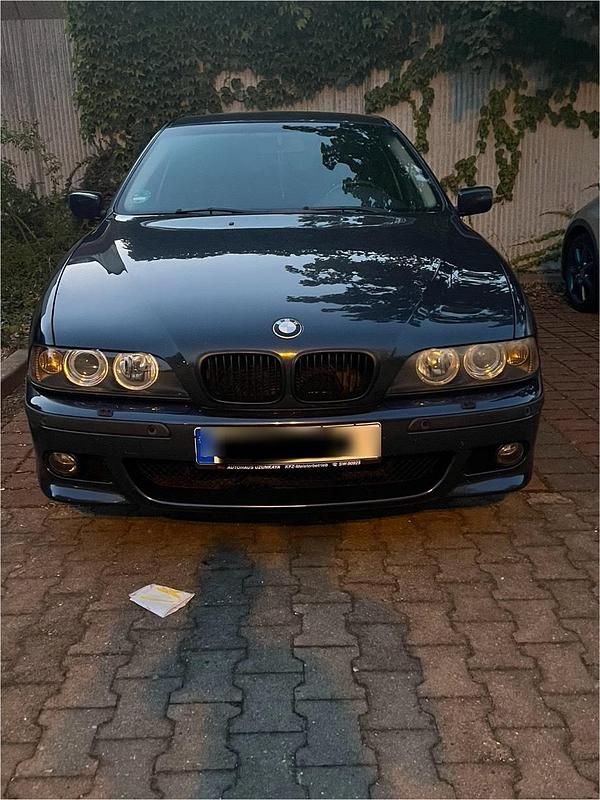 Blau Gebraucht 2002 BMW 520 Limousine | 5.900 € (Teuer) - Bild 1/4