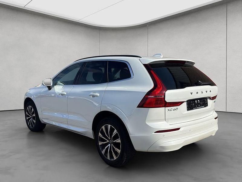 Gebraucht Volvo XC60 Core 250 PS (183 kW) 2024 Weiß SUV