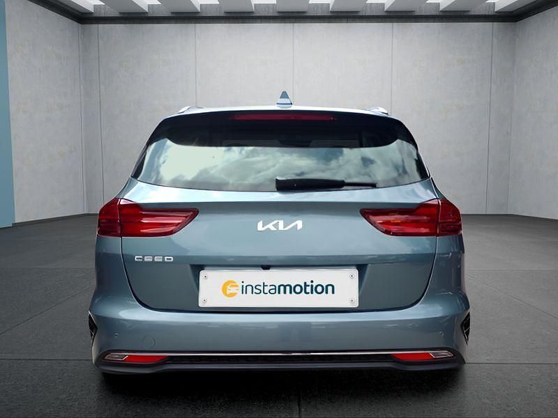 Neu Kia Ceed 140 PS (102 kW) 2025 Grau Kleinwagen