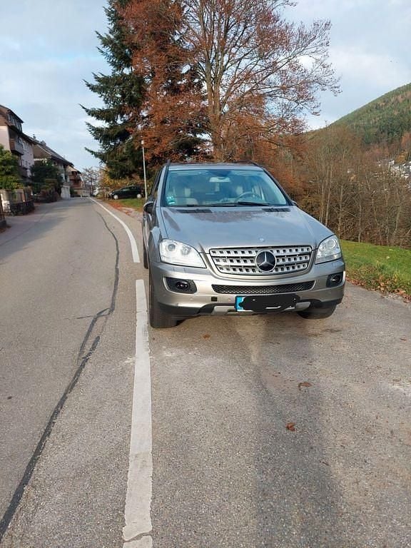 Gebraucht 2008 Mercedes ML350 SUV | 19.800 € - Bild 1/4