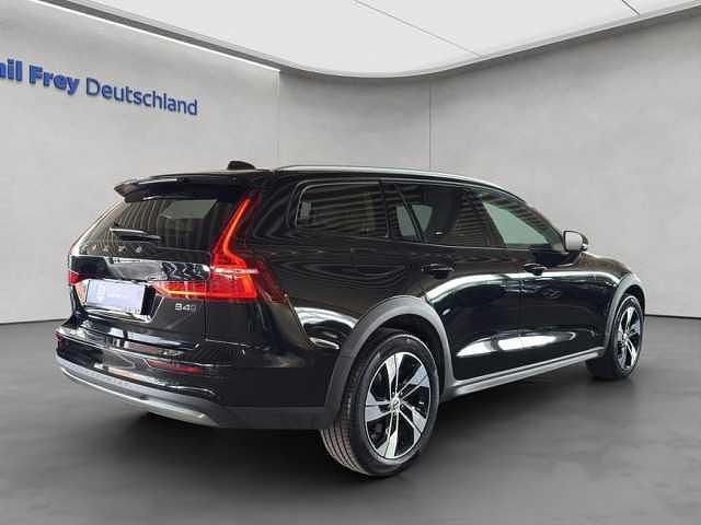 Gebraucht Volvo V60 CC 145 PS (106 kW) 2023 Kombi
