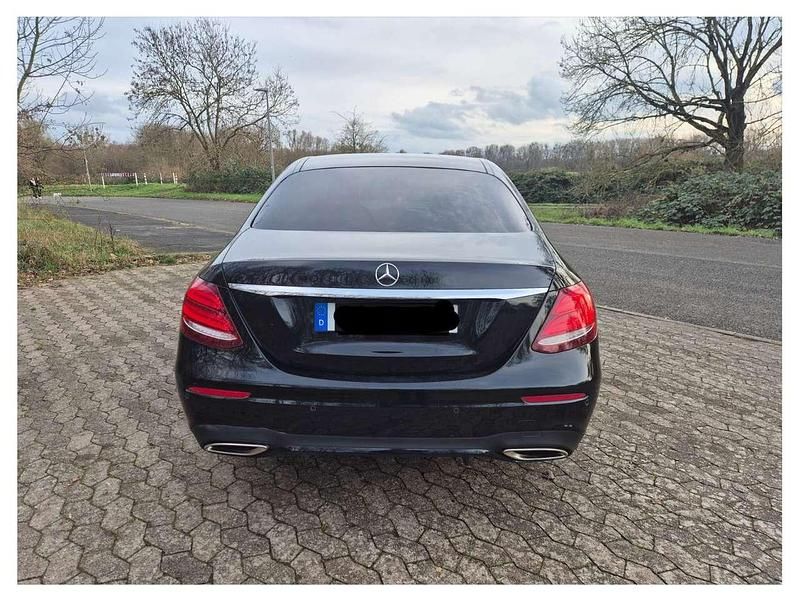 Gebraucht Mercedes E350 AMG line 314 PS (230 kW) 2019 Schwarz Limousine