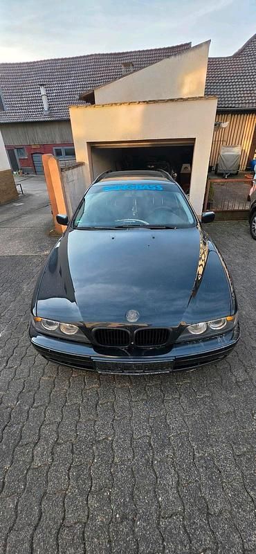 Gebraucht BMW 520 170 PS (125 kW) 2001 Schwarz Kombi