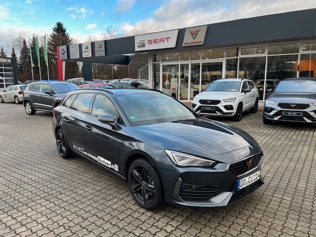 Grau Gebraucht 2023 Cupra Leon Limousine | 32.890 € (Teuer) - Bild 1/4