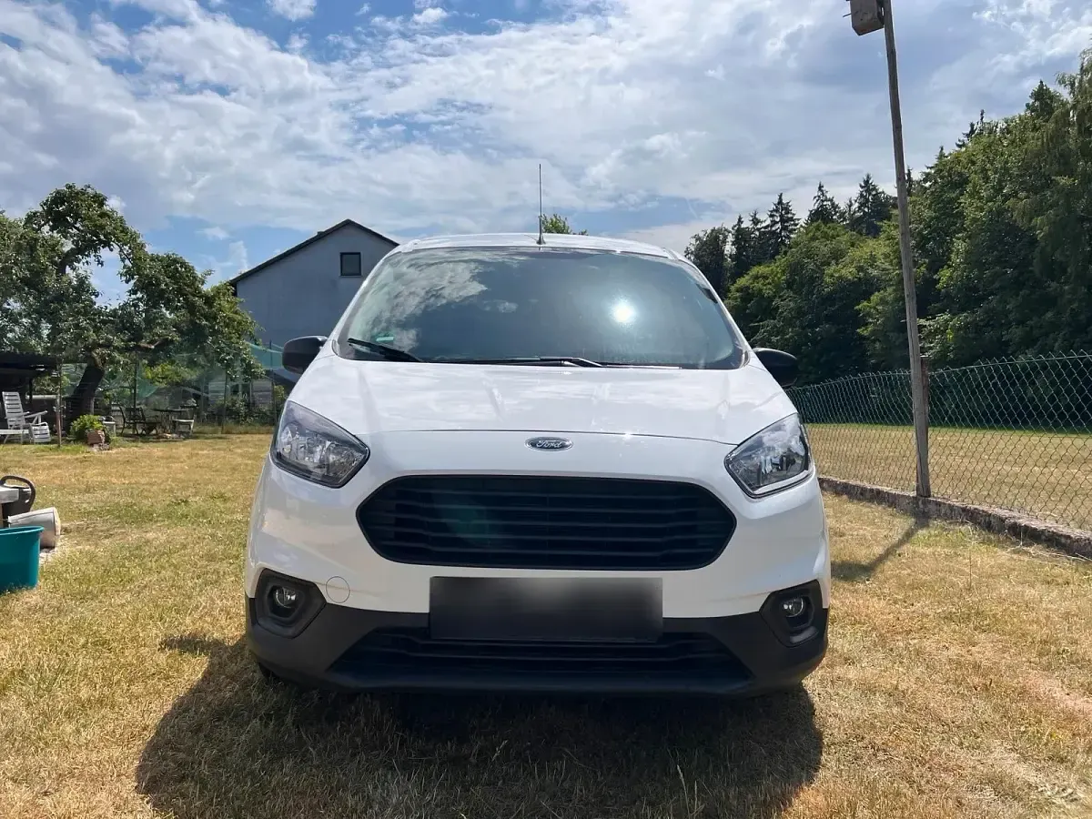 Gebraucht Ford Transit 75 PS (55 kW) 2022 Weiß Van / Kleinbus