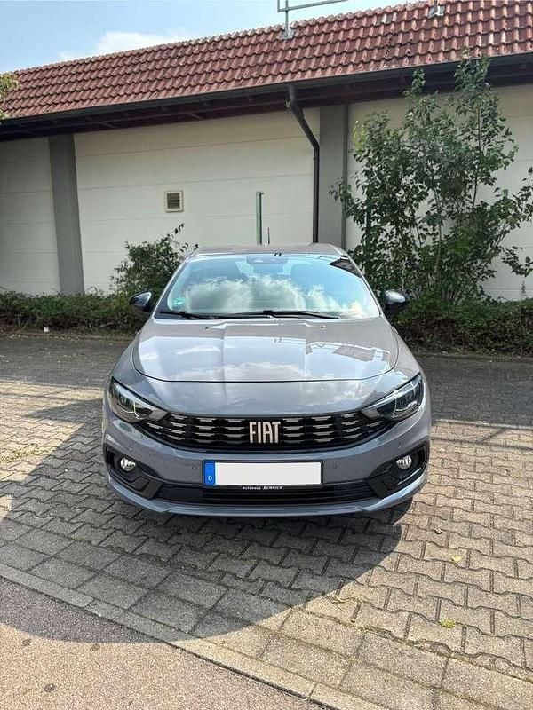 Grau Gebraucht 2021 Fiat Tipo Sport Kleinwagen | 15.900 € (Fairer Preis) - Bild 1/4