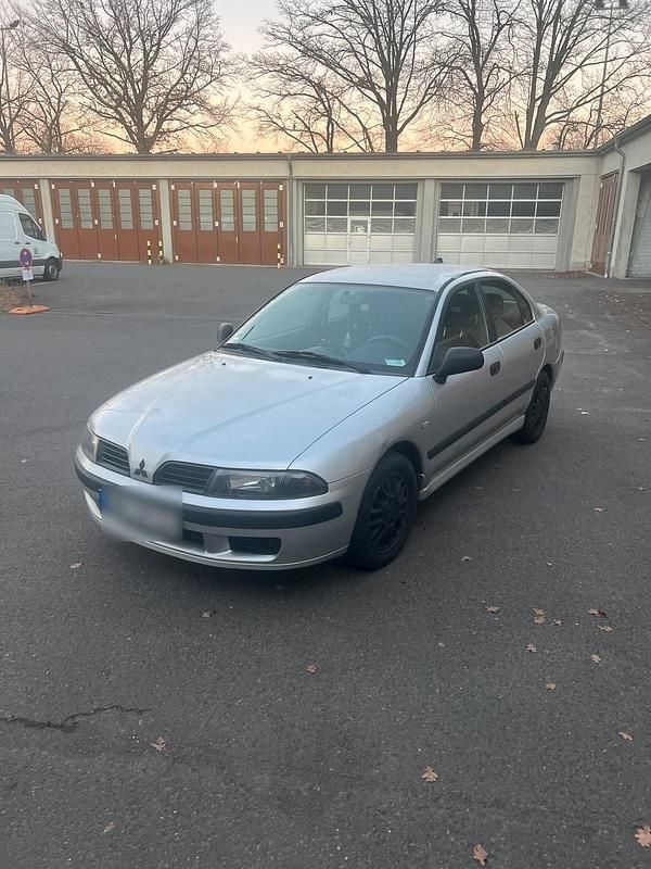 Silber Gebraucht 2004 Mitsubishi Carisma Limousine | 900 € (Superpreis) - Bild 1/4