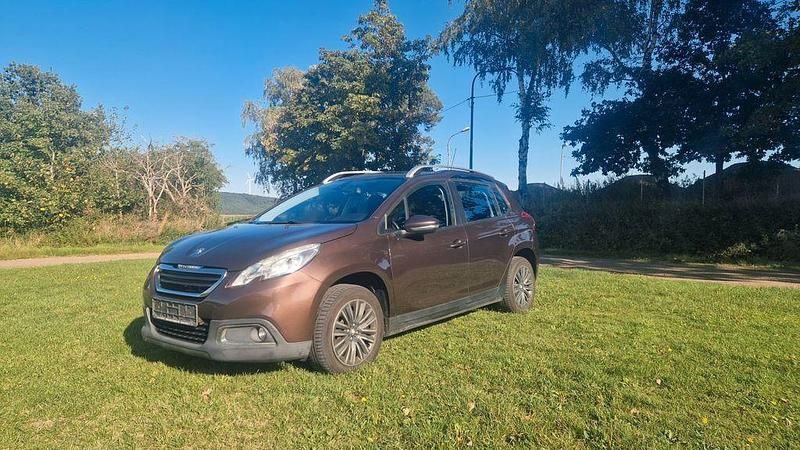 Braun Gebraucht 2013 Peugeot 2008 Active SUV | 5.800 € (Fairer Preis) - Bild 1/4