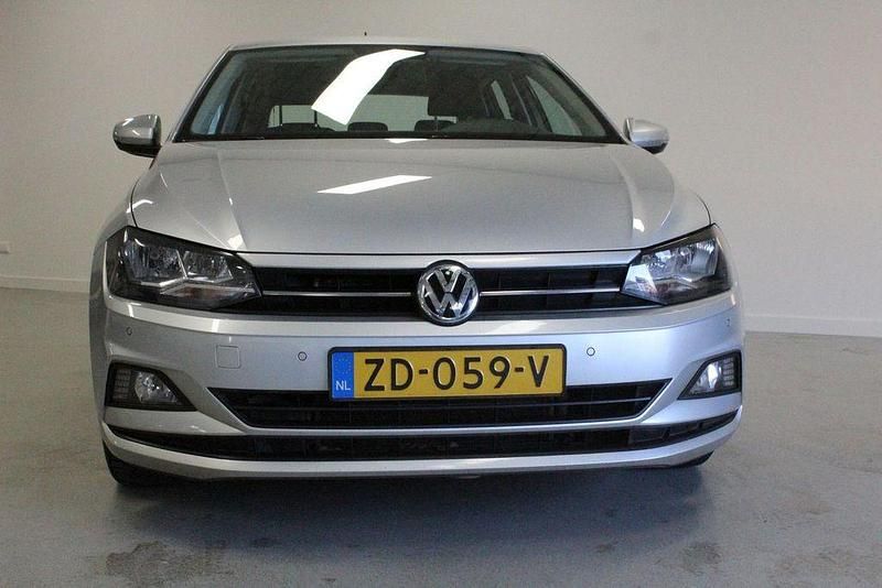 Gebraucht VW Polo Comfortline 97 PS (71 kW) 2019 Grau Limousine