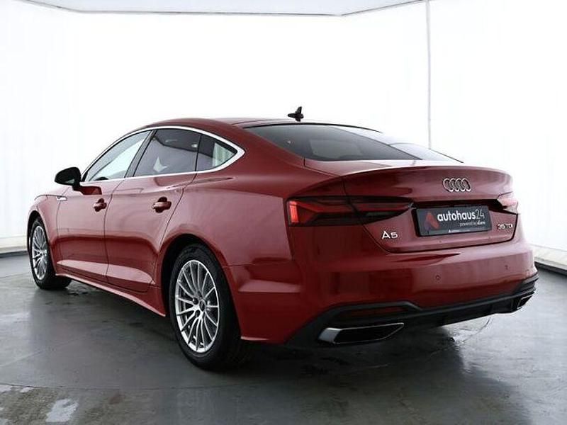 Gebraucht Audi A5 Sportback Basis 163 PS (119 kW) 2022 Rot Kleinwagen
