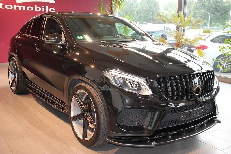Obsidianschwarz metalliclack Gebraucht 2016 Mercedes GLE350 AMG Coupé | 49.000 € - Bild 1/4