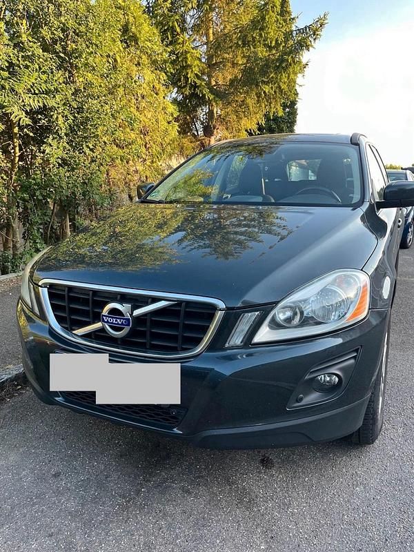 Grau Gebraucht 2010 Volvo XC60 SUV | 8.690 € (Fairer Preis) - Bild 1/4