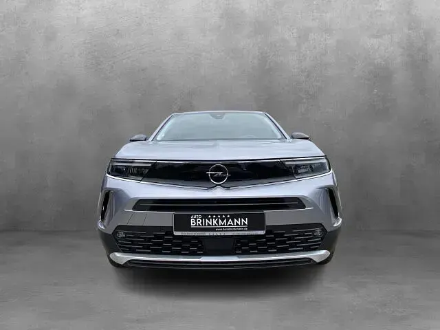 Gebraucht Opel Mokka Elegance 101 PS (74 kW) 2023 Kontrast grau/quarz silber SUV