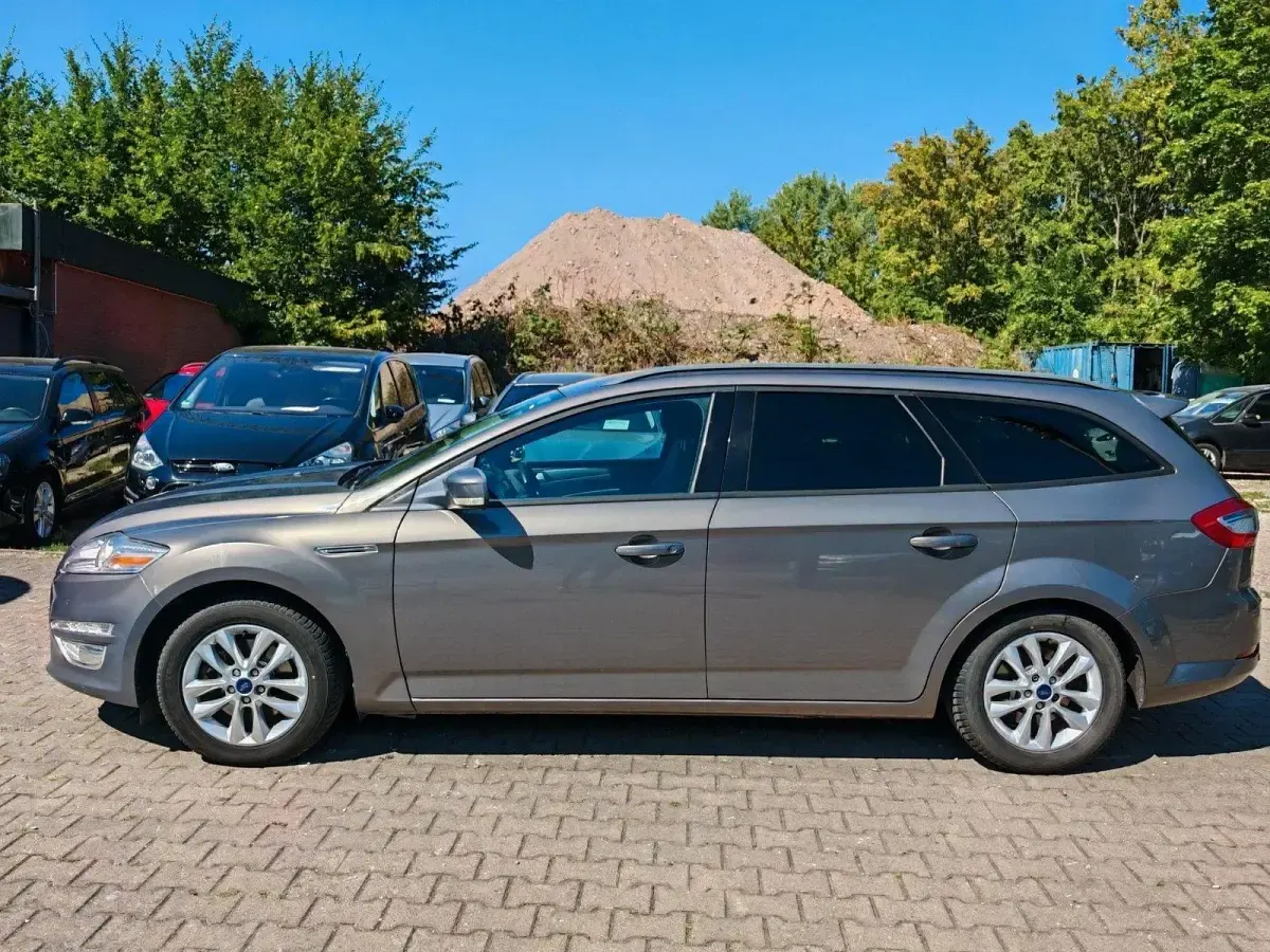 Gebraucht Ford Mondeo Champions Edition 140 PS (102 kW) 2012 Braun Kombi