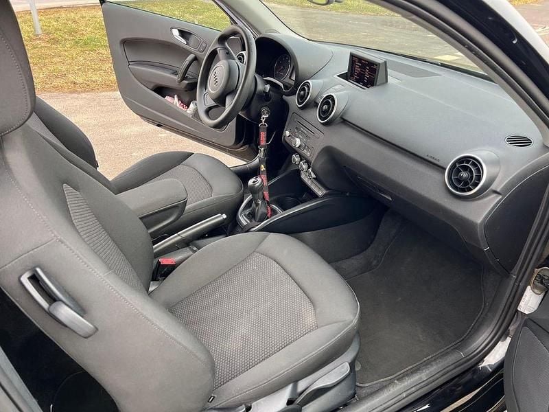 Gebraucht Audi A1 86 PS (63 kW) 2012 Schwarz Kleinwagen