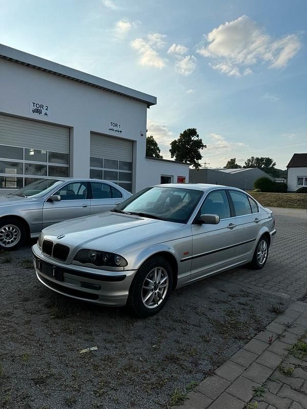 Silber Gebraucht 1998 BMW 320 Limousine | 1.700 € (Guter Preis) - Bild 1/4