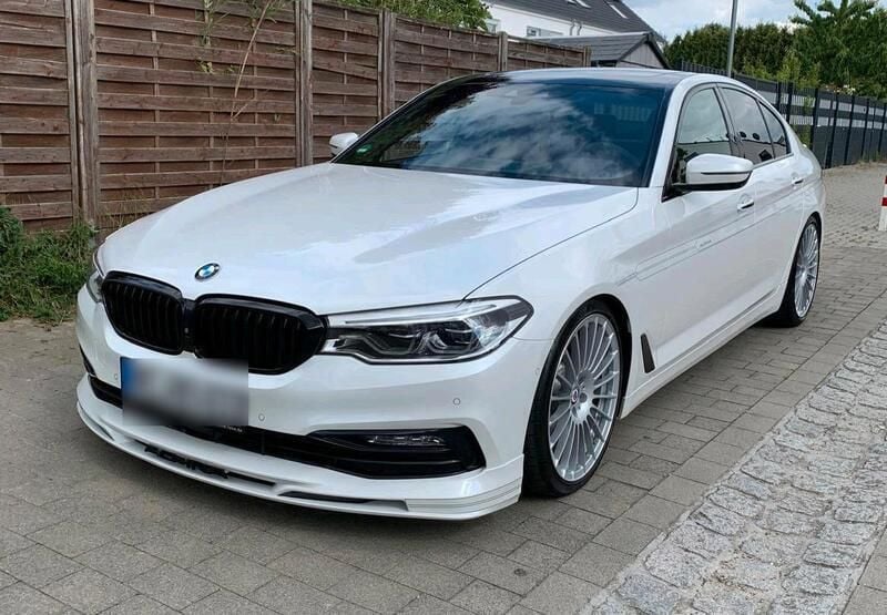 Weiß Gebraucht 2018 BMW 530 Shadowline Limousine | 32.950 € (Fairer Preis) - Bild 1/4