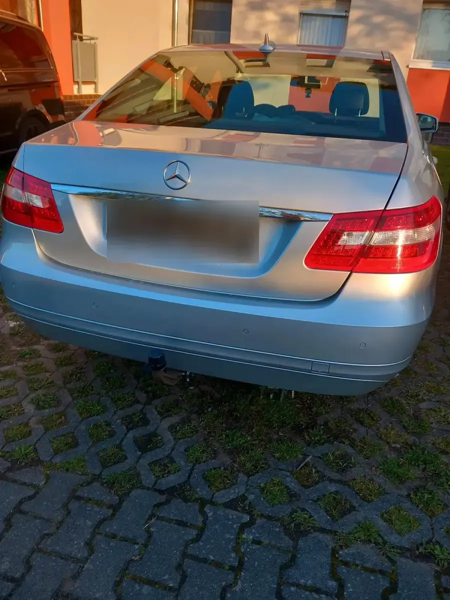 Gebraucht Mercedes E220 170 PS (125 kW) 2010 Silber Limousine