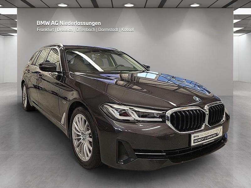 Gebraucht BMW 530e 184 PS (135 kW) 2022 Grau Limousine
