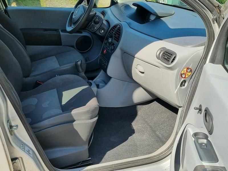 Gebraucht Renault Modus 75 PS (55 kW) 2008 Silber Van / Kleinbus