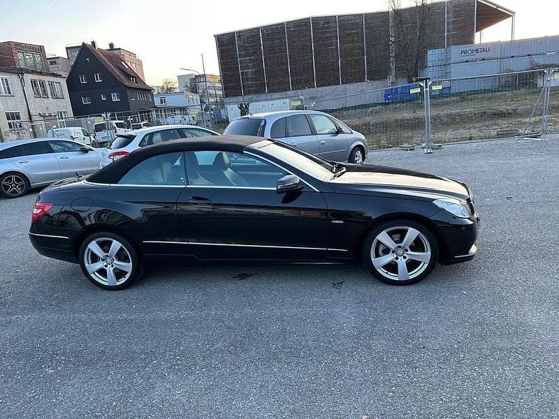 Gebraucht Mercedes E250 204 PS (150 kW) 2012 Schwarz Cabrio