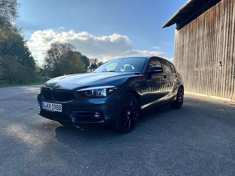 Grau Gebraucht 2019 BMW 120 Sport Line Kleinwagen | 19.800 € (Guter Preis) - Bild 1/4