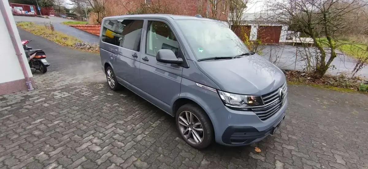 Gebraucht VW T6.1 Trendline 150 PS (110 kW) 2021 Grau Van