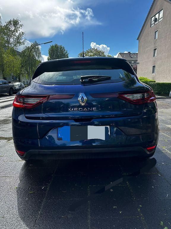 Gebraucht Renault Mégane IV Play 101 PS (74 kW) 2018 Blau Limousine