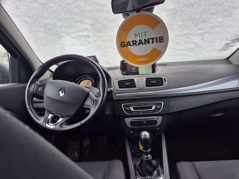 Gebraucht Renault Mégane GrandTour LIMITED 110 PS (80 kW) 2014 Sternenschwarz Kombi