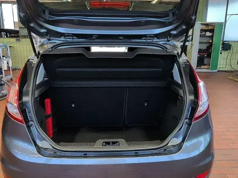 Gebraucht Ford Fiesta Titanium 101 PS (74 kW) 2017 Magnetic grau Kleinwagen
