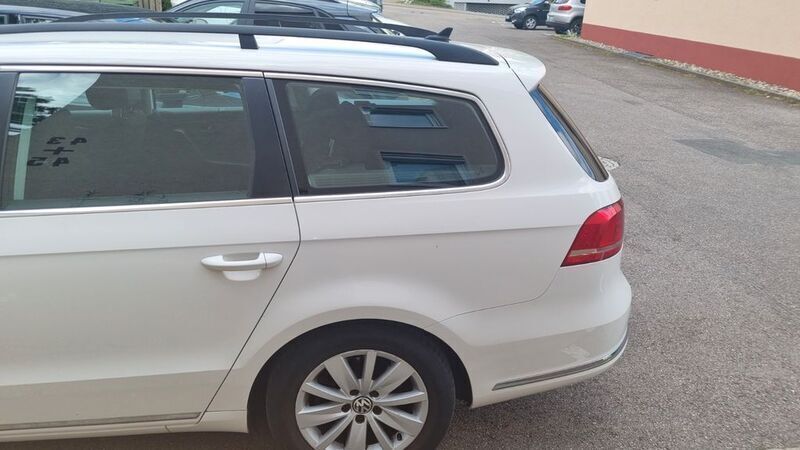 Weiß Gebraucht 2012 VW Passat Comfortline Kombi | 6.999 € (Etwas zu teuer) - Bild 1/1