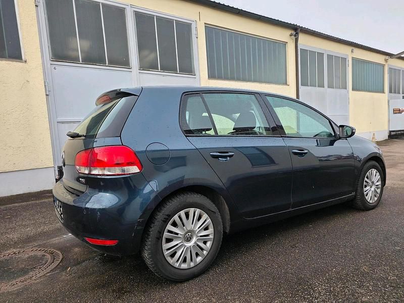 Gebraucht VW Golf VI 122 PS (89 kW) 2009 Blau Kleinwagen