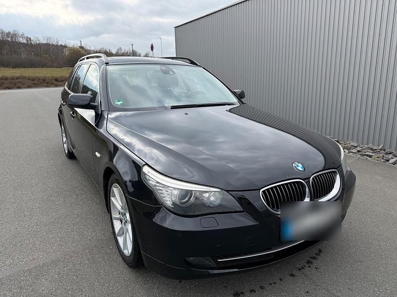 Gebraucht BMW 525 197 PS (144 kW) 2009 Schwarz Kombi
