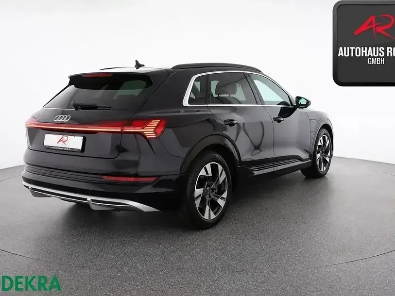 Gebraucht Audi e-tron S-Line 300 kW (408 PS) 2023 Brillantschwarz SUV
