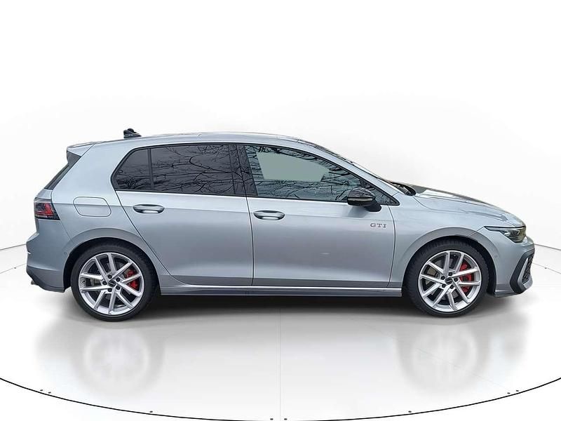 Gebraucht VW Golf VIII GTI 265 PS (194 kW) 2024 Oyster silver metallic Kleinwagen