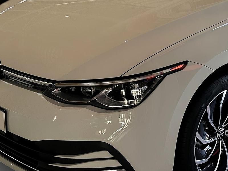 Gebraucht VW Golf VIII Move 110 PS (80 kW) 2024 Weiß Limousine