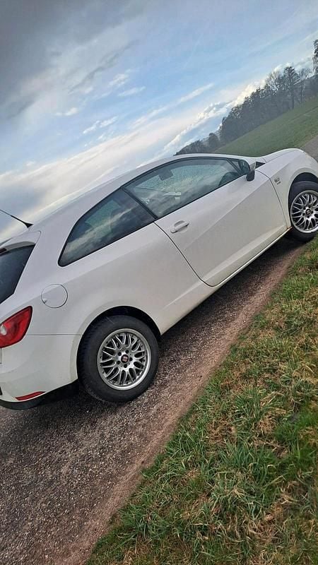 Gebraucht Seat Ibiza 86 PS (63 kW) 2009 Weiß Limousine