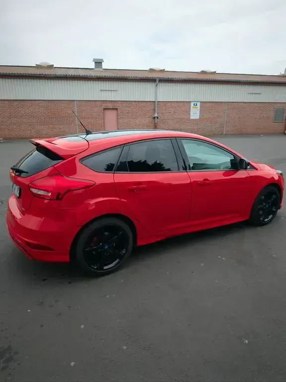 Gebraucht Ford Focus Sport 150 PS (110 kW) 2016 Rot Limousine