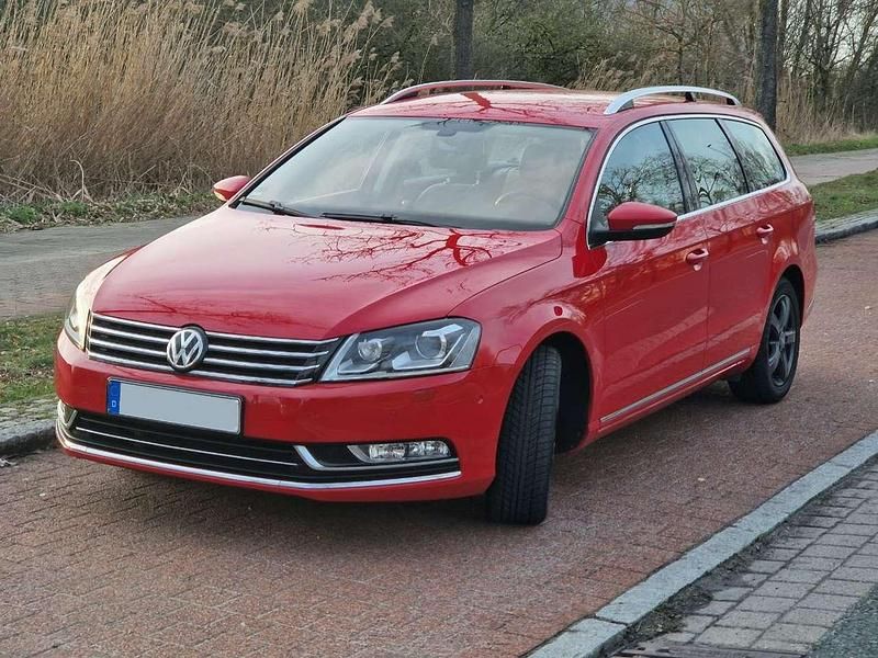 Gebraucht VW Passat Highline 140 PS (102 kW) 2011 Rot Kombi