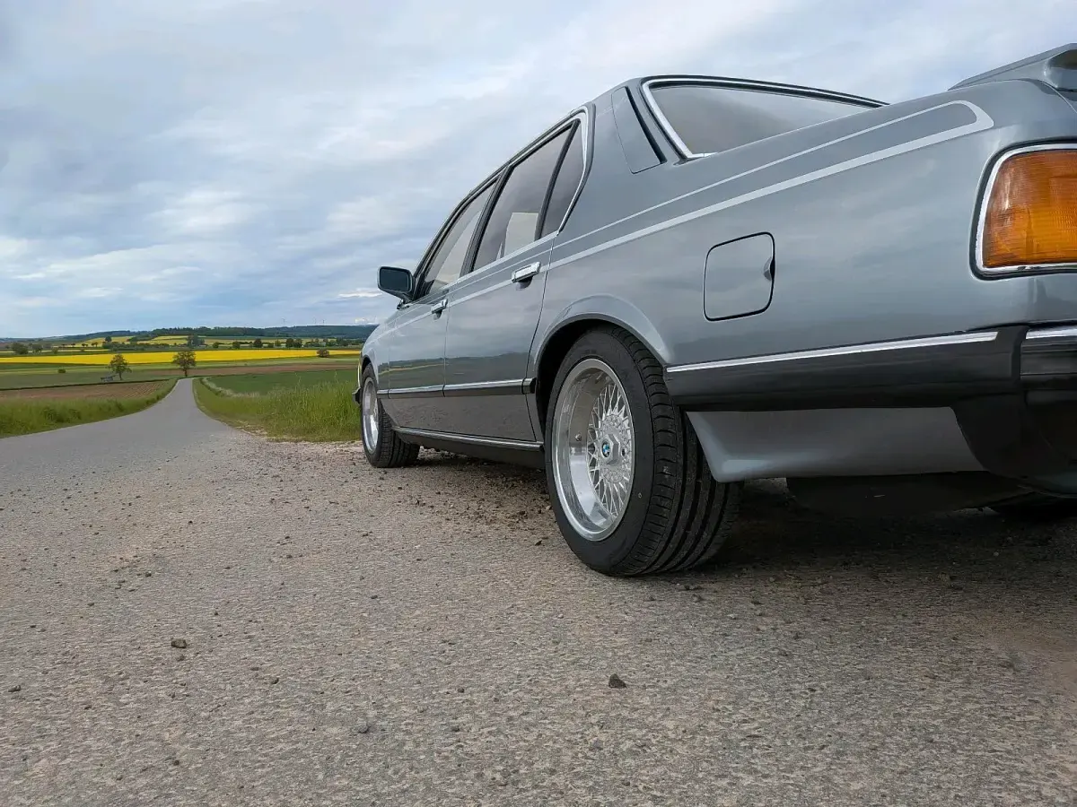 Gebraucht BMW 735 Sport Line 218 PS (160 kW) 1983 Andere farben Limousine