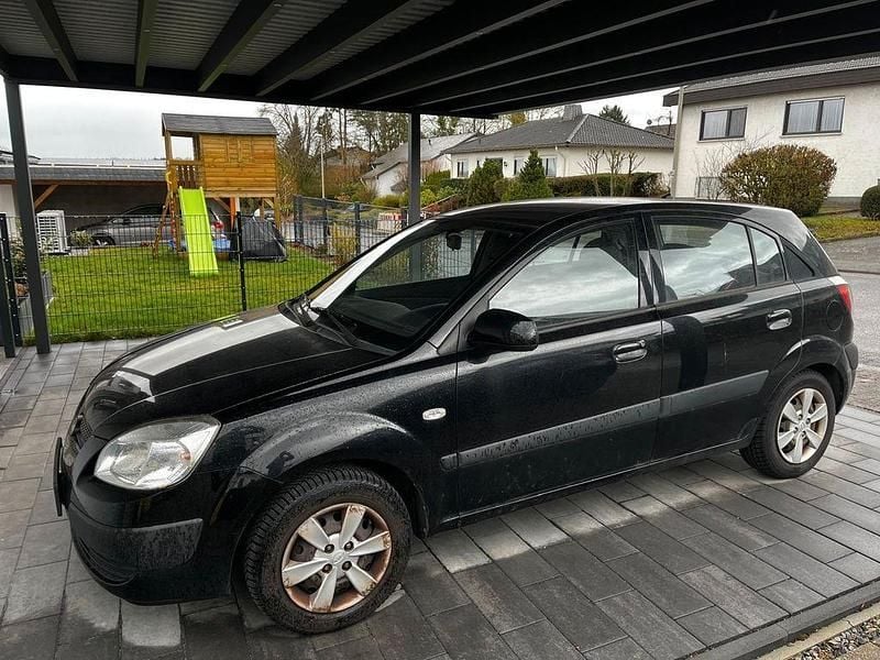 Gebraucht Kia Rio 97 PS (71 kW) 2009 Schwarz Limousine
