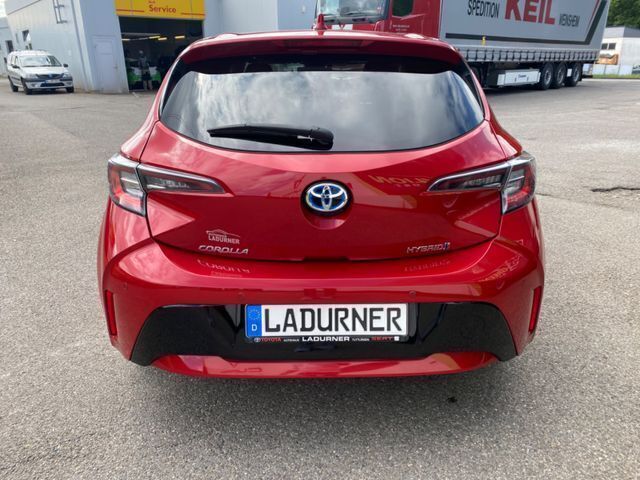 Gebraucht Toyota Corolla Hybrid Team 98 PS (72 kW) 2020 Rot Limousine