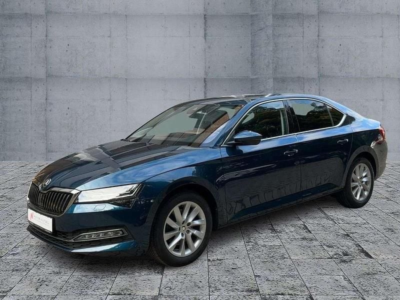 Gebraucht Skoda Superb Style 200 PS (147 kW) 2022 Lavablau metallic Limousine