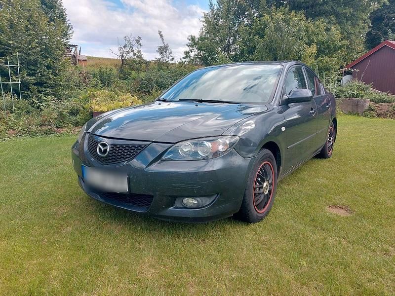 Grau Gebraucht 2006 Mazda 3 Limousine | 900 € (Superpreis) - Bild 1/4