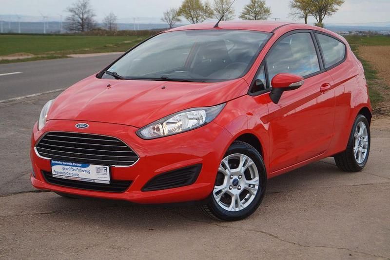 Gebraucht Ford Fiesta 82 PS (60 kW) 2013 Rot Kleinwagen